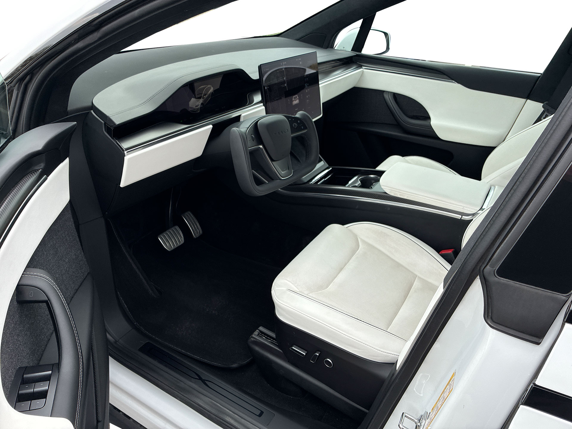 Image of USED 2022 Tesla mx Plaid