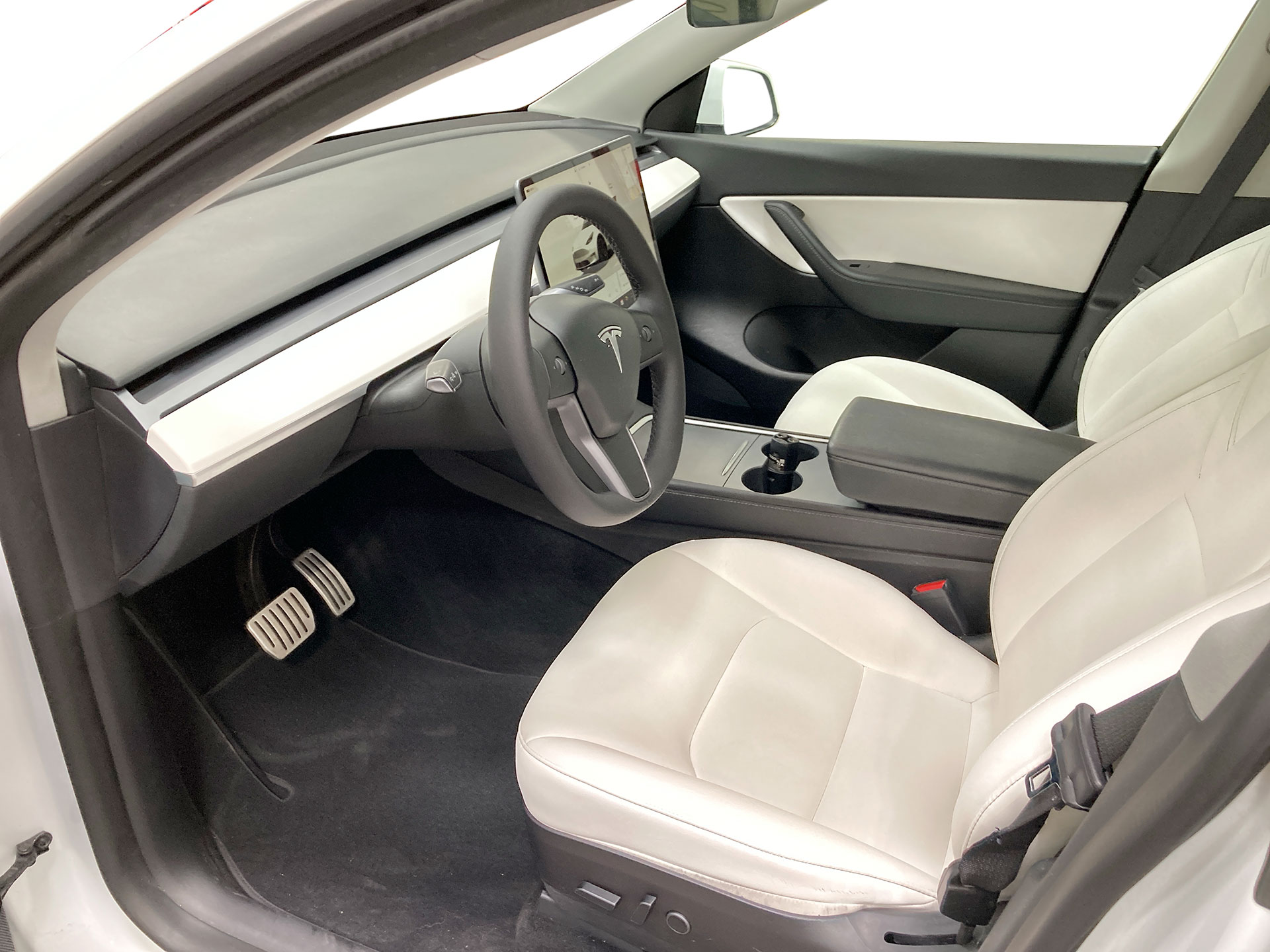 Used 2022 Tesla Model Y Performance with VIN 7SAYGDEF9NF514900 for sale in Northfield, Minnesota