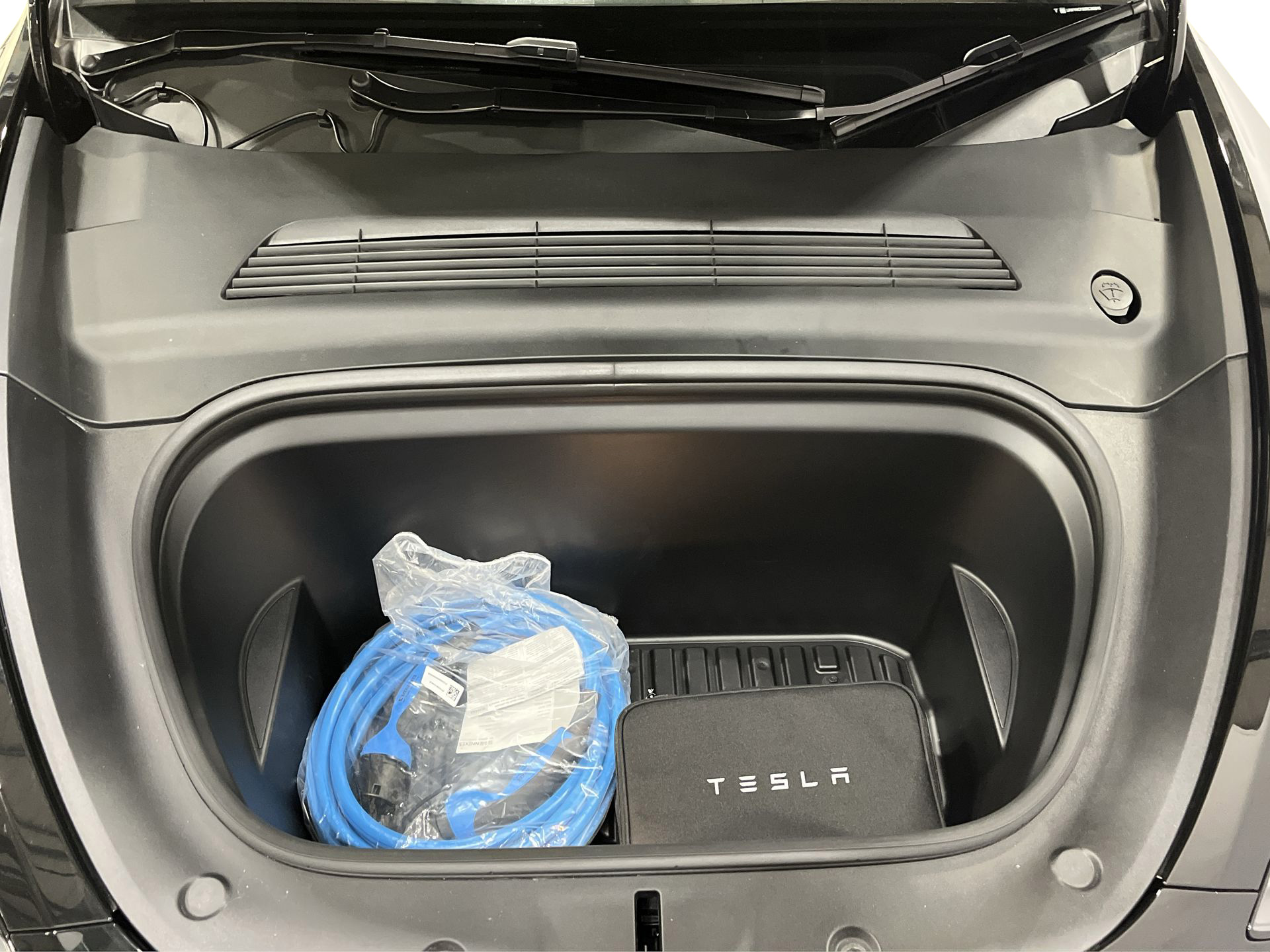 Tesla 2024 MY RWD Vin LRWYHCFS3RC382846