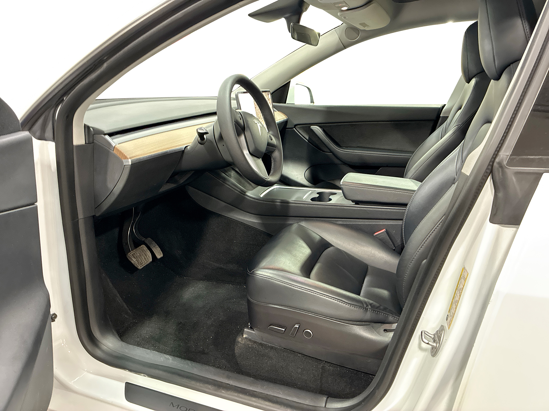 Used 2021 Tesla Model Y Standard Range with VIN 5YJYGAED6MF142750 for sale in Northfield, Minnesota